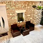 Apartman In Centar Studio Mozzira Free Breakfast